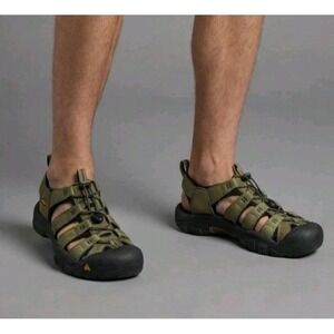 KEEN Clearwater CNX Sandals Men Size 11.5 Olive Green Waterproof Trail Hiking‎